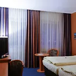 Boulevard Hotel 3*