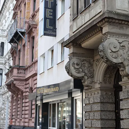Boulevard Hotel
