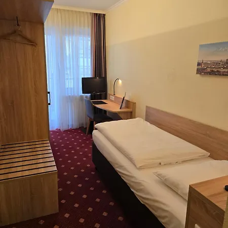 Boulevard Hotel 3*